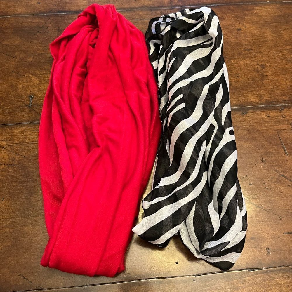 Set of two ladies scarves